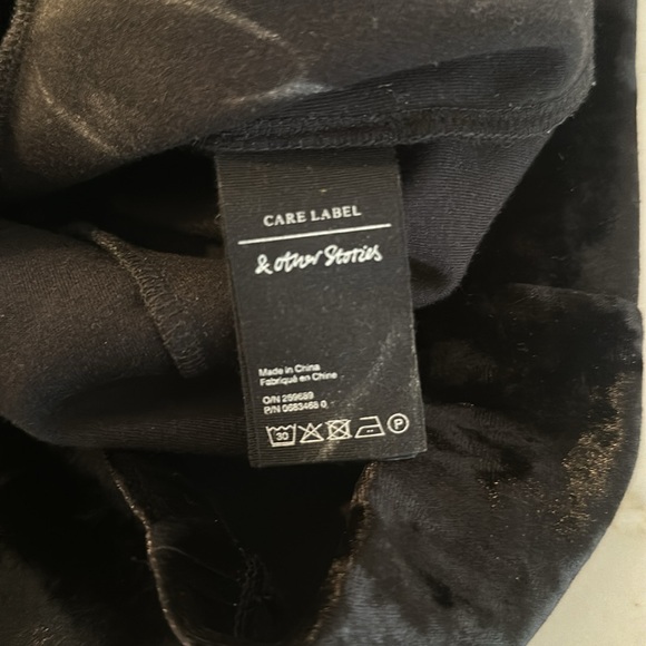 Black Velvet Long Sleeve Mini Dress from & Other Stories - Picture 9 of 10